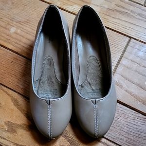 Valley Lane dark taupe shoe 7.5 W